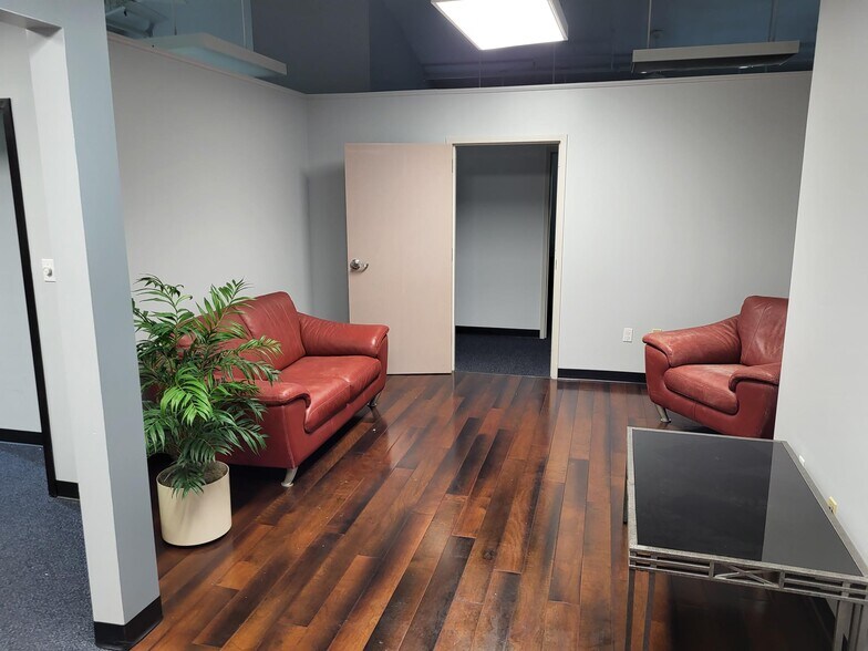 More Photos Of 1000 Green River Dr, Fairmont Office For Sale