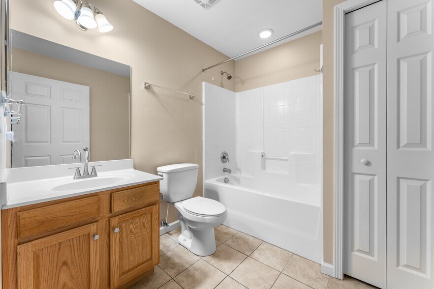 More Photos Of 520 Baird Cove Rd, Franklin Apartments For Sale