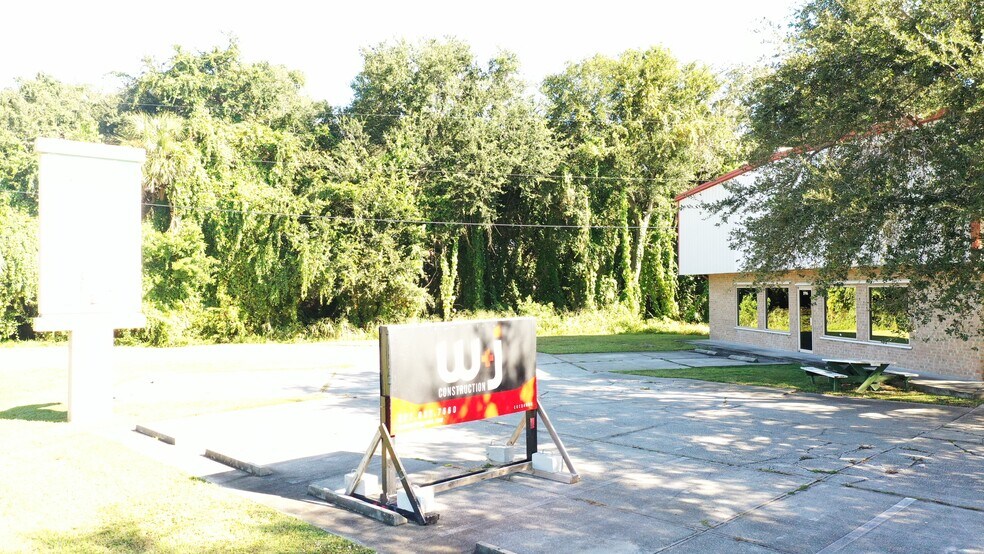 More Photos Of 1996 US Highway 1, Rockledge Light Distribution For Sale