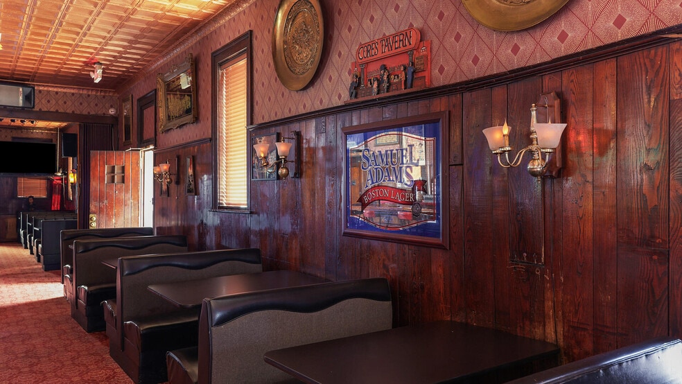 More Photos Of 45-47 Franklin St, Bloomfield Bar For Sale