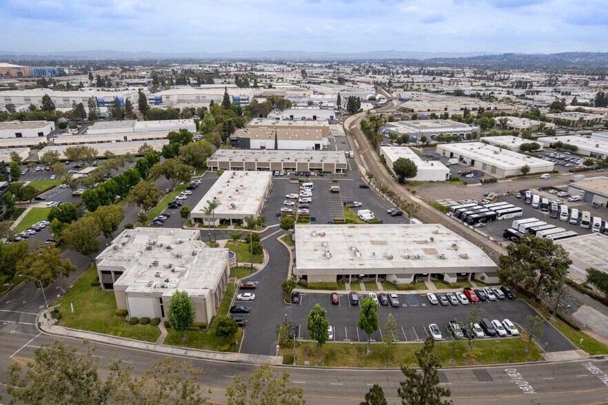 More Photos Of 1717-1745 W Orangewood Ave, Orange Office For Sale