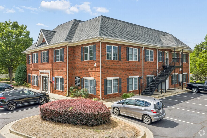 More Photos Of 1290 Kennestone Cir, Marietta Unknown For Lease