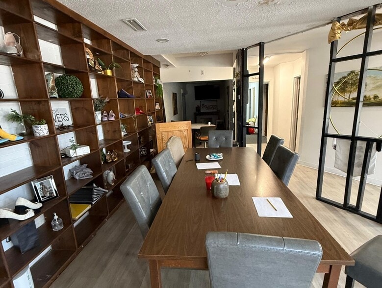 More Photos Of 409 Carthage St, Sanford Medical For Sale