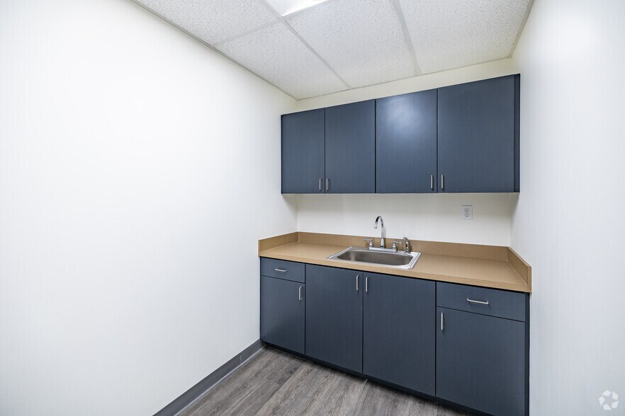 More Photos Of 1352-1382 NW 78th Ave, Doral Unknown For Lease