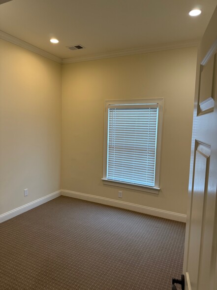 More Photos Of 1795 Alysheba Way, Lexington Office For Lease