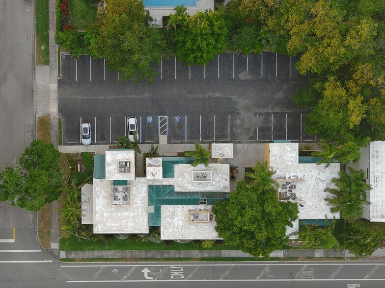 More Photos Of 777 S Palm Ave, Sarasota Office For Sale