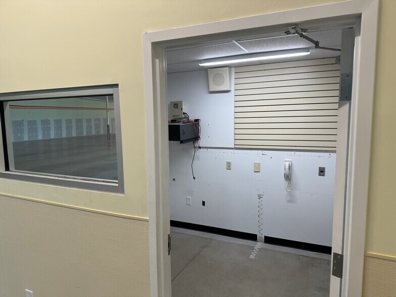 More Photos Of 2101 Central Point Pky, Lima Freestanding For Sale