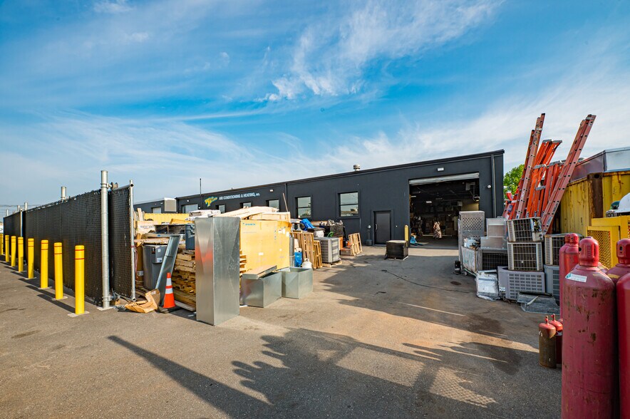 More Photos Of 77 Marine St, Farmingdale Manufacturing For Lease