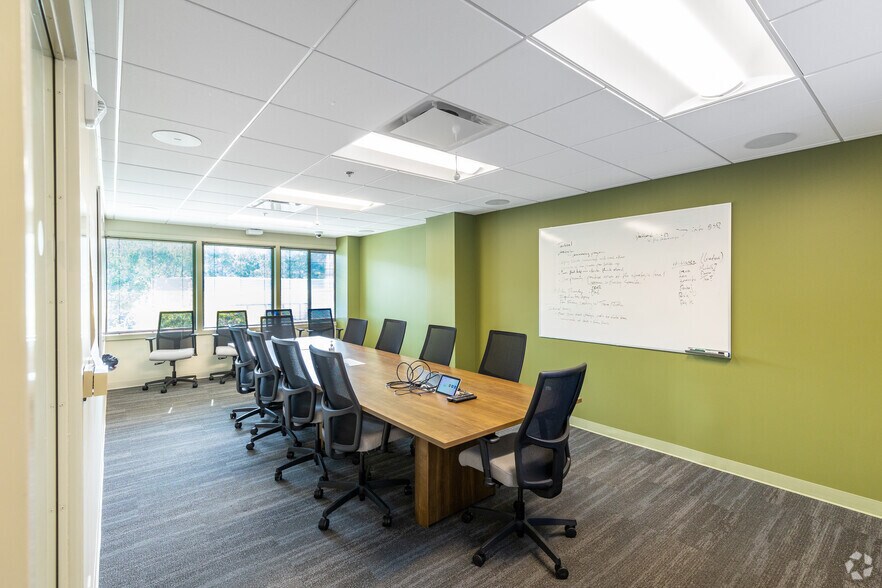 More Photos Of 70 Garden Ct, Monterey Medical For Lease