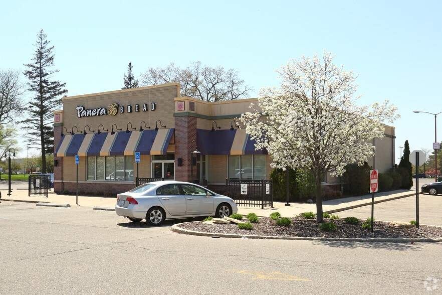 More Photos Of 35300 Warren Rd, Westland Restaurant For Sale