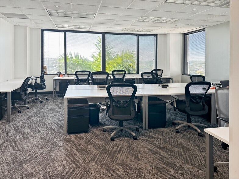 More Photos Of 9160 Forum Corporate Pky, Fort Myers Coworking Space