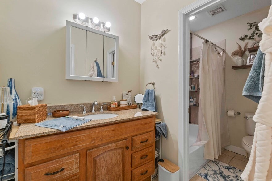 More Photos Of 5011 Roland Ave, Baltimore Apartments For Sale