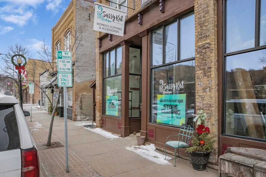 More Photos Of 200 Broadway St, Jordan Storefront Retail Residential For Lease