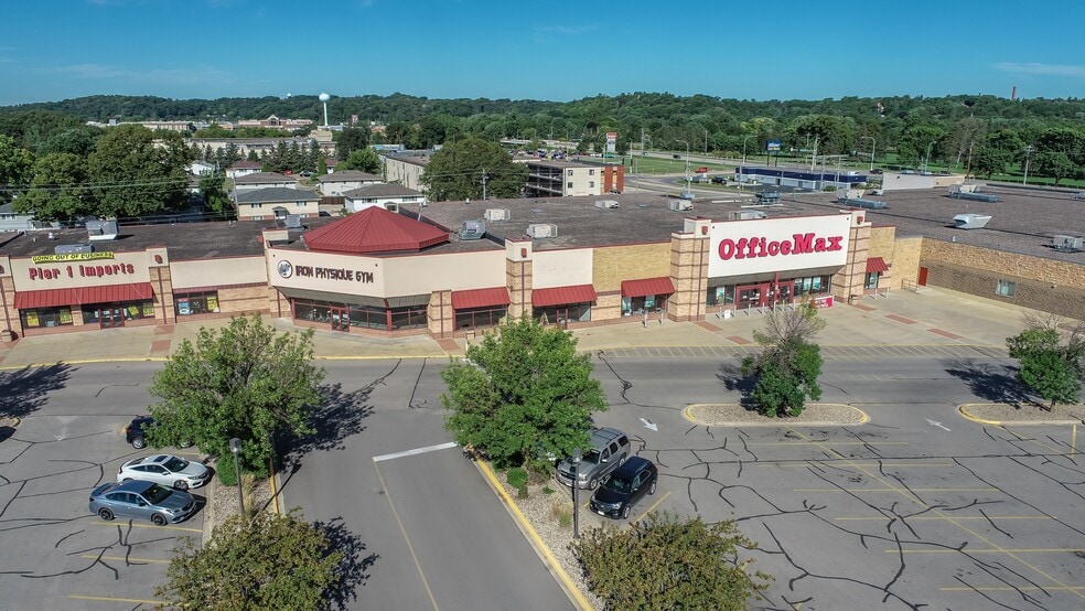 More Photos Of 1201 S Broadway, Rochester Unknown For Lease