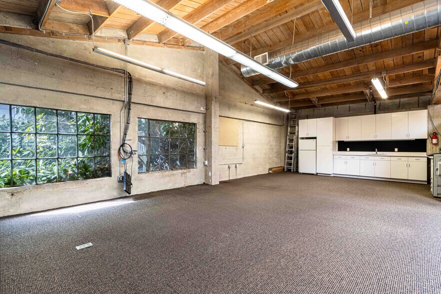 More Photos Of 1014-1016 Howard St, San Francisco Flex For Sale