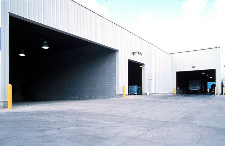 More Photos Of 21845 Drake Rd, Strongsville Manufacturing For Sale