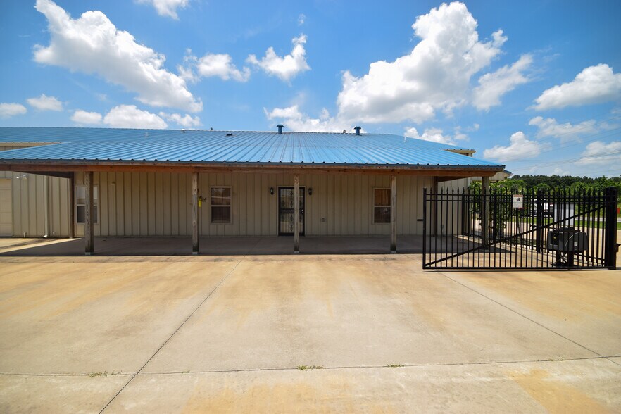 More Photos Of 10024 Highway 165, North Little Rock Light Manufacturing For Sale