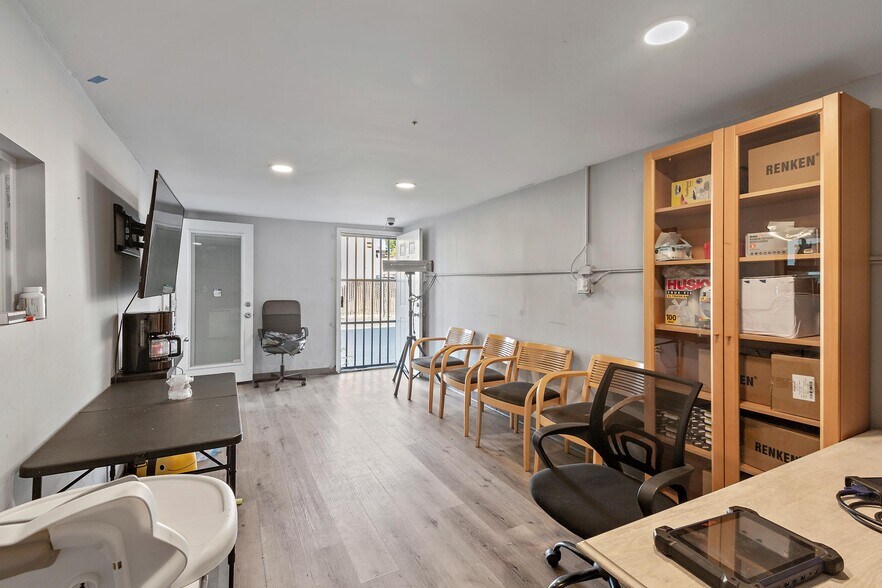 More Photos Of 1856 Almaden Rd, San Jose Service For Sale