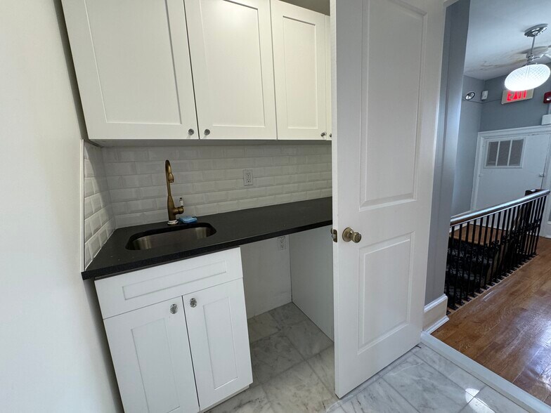 More Photos Of 226 W State St, Trenton Medical For Sale