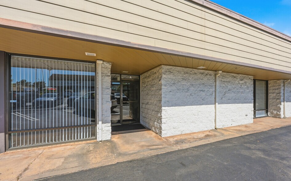 More Photos Of 14010 Poway Rd, Poway Freestanding For Sale