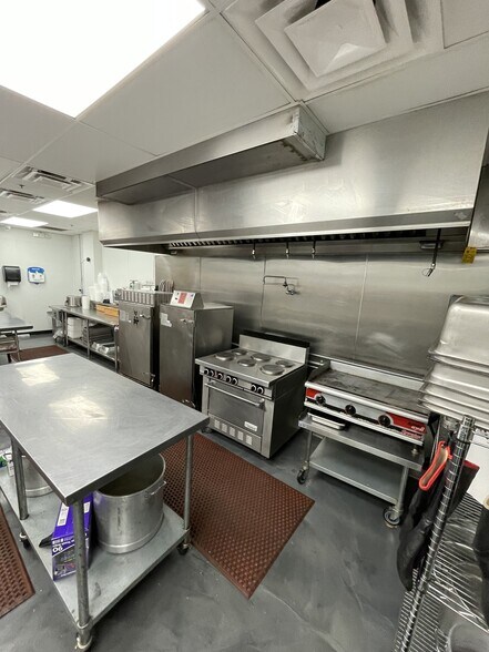 More Photos Of 7900 N 70th Ave, Glendale Warehouse For Sale