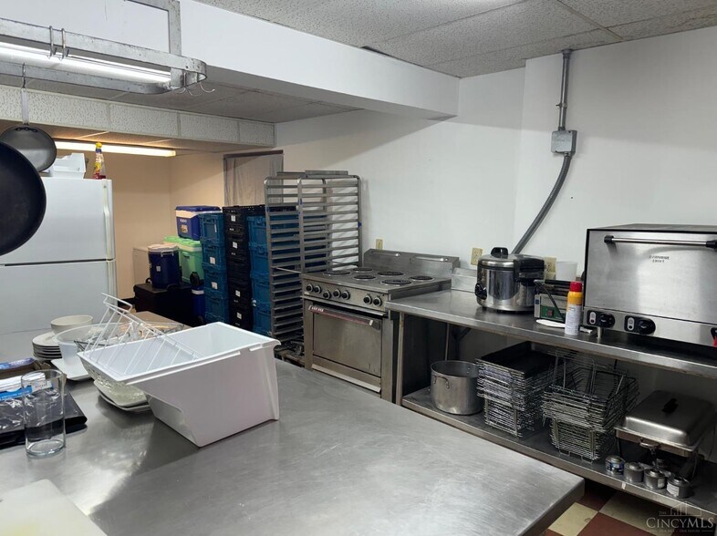 More Photos Of 503 Clark St, Cincinnati Specialty For Sale