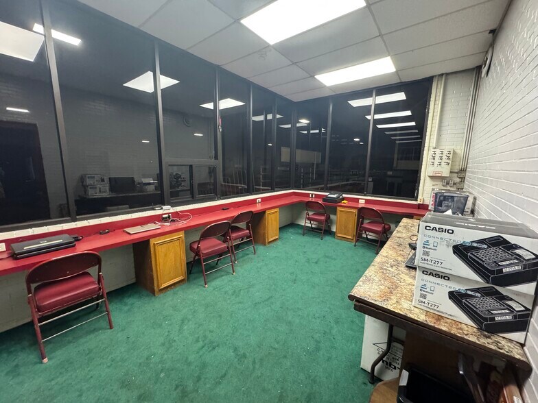 More Photos Of 10408 State Highway 64 E, Tyler Theater Concert Hall For Sale