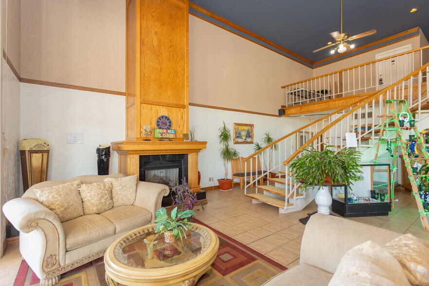 More Photos Of 2803 W 2nd St, Roswell Hotel For Sale