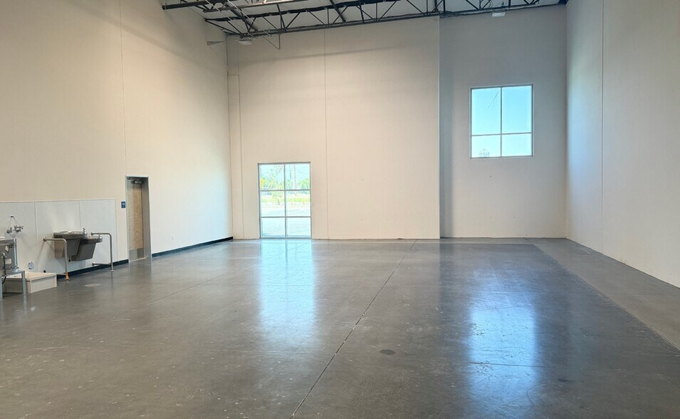 More Photos Of 311 E Johnson Ave, Perris Distribution For Sale