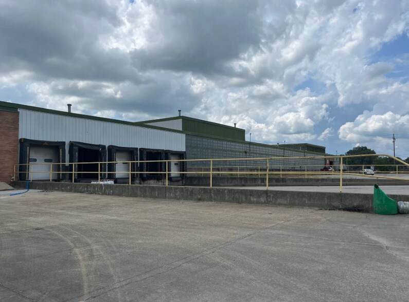 More Photos Of 1119 Kickapoo St, Lincoln Warehouse For Lease