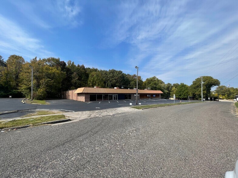 More Photos Of 23 Heritage Sq, Jackson Freestanding For Sale