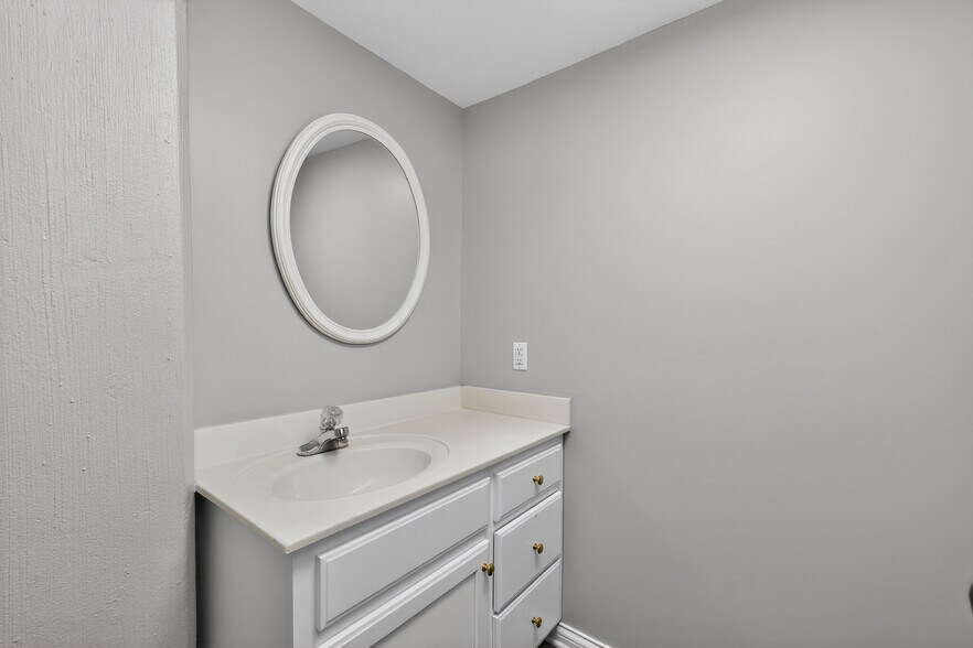 More Photos Of 446 Roy Arnold Blvd, Danville Industrial For Sale