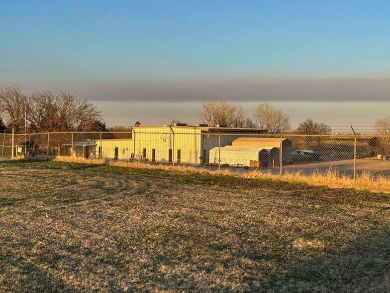 More Photos Of 17201 S Highway 81, Bison Warehouse For Sale