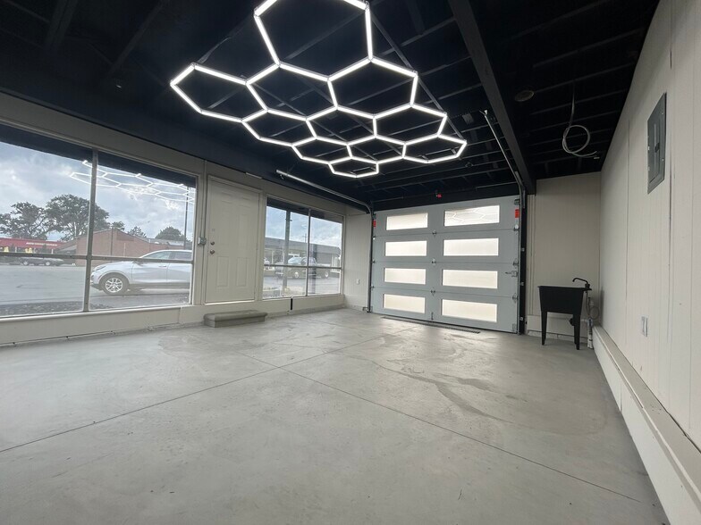 More Photos Of 50111 Van Dyke Ave, Shelby Township Warehouse For Lease