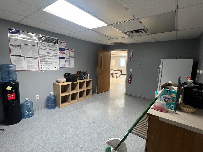 More Photos Of 3930 S US Highway 85 87, Colorado Springs Showroom For Sale