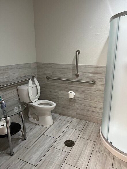 More Photos Of 219 S William Dillard Dr, Gilbert Warehouse For Sale