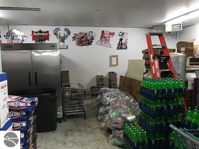 More Photos Of 10673 W Saint Charles Rd, Sumner Service Station For Sale