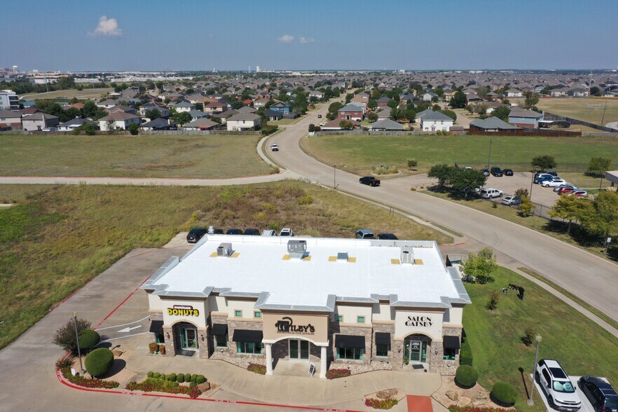 More Photos Of 2251 Brown St, Waxahachie Freestanding For Sale