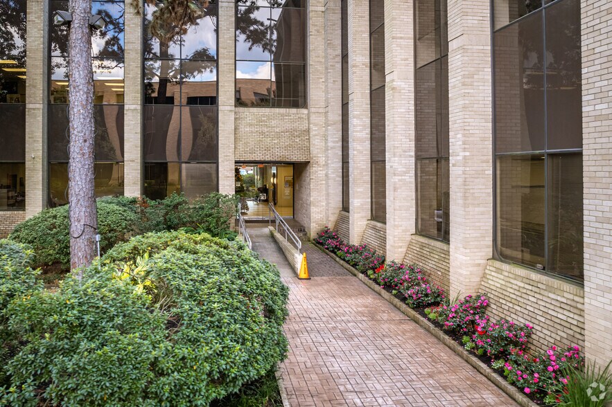 More Photos Of 4545 Post Oak Pl, Houston Office For Lease
