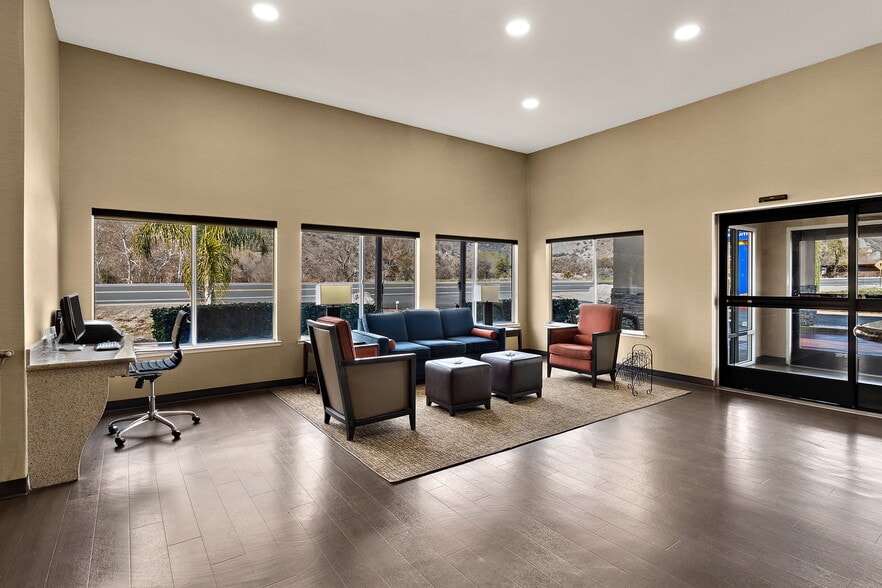 More Photos Of 40820 Sierra Dr, Three Rivers Hotel For Sale