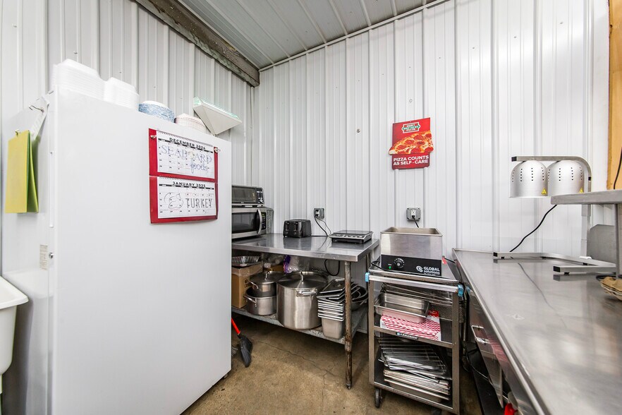 More Photos Of 3953 Highway 95, Cleveland Convenience Store For Sale