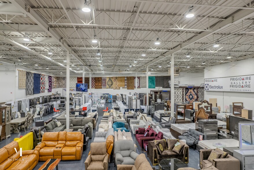 More Photos Of 6200-6250 Boul Henri-Bourassa E, Montréal Warehouse For Lease