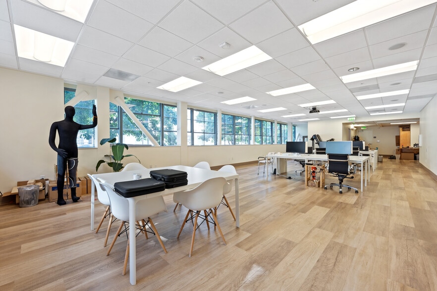 More Photos Of 850 Battery St, San Francisco Office For Lease