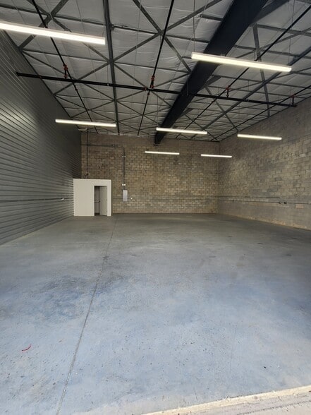 More Photos Of 3031 Palm Beach Blvd, Fort Myers Warehouse For Lease