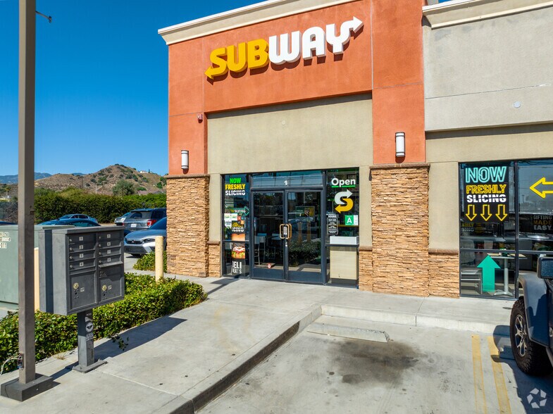 More Photos Of 10118 San Fernando Rd, Pacoima Unknown For Lease