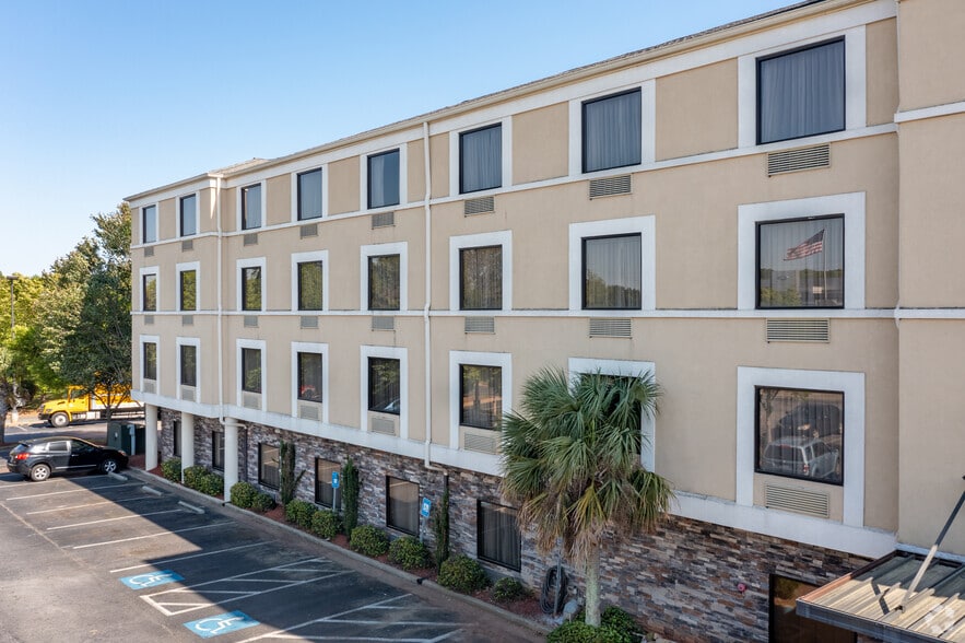 More Photos Of 109 Florence Dr, Bogart Hotel For Sale