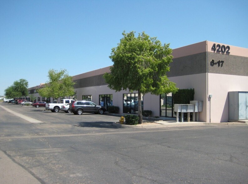 More Photos Of 4202 E Elwood St, Phoenix Warehouse For Lease