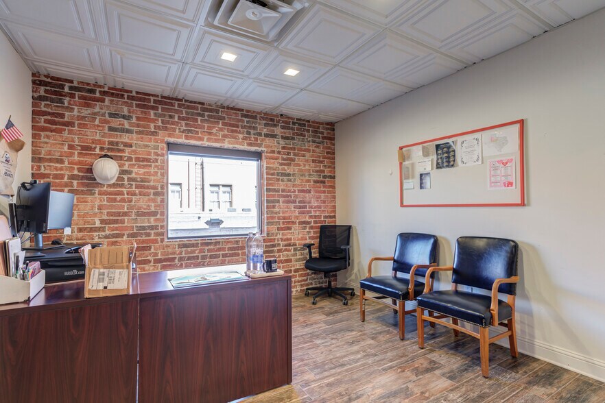 More Photos Of 1312 Texas Ave, Lubbock Office For Sale