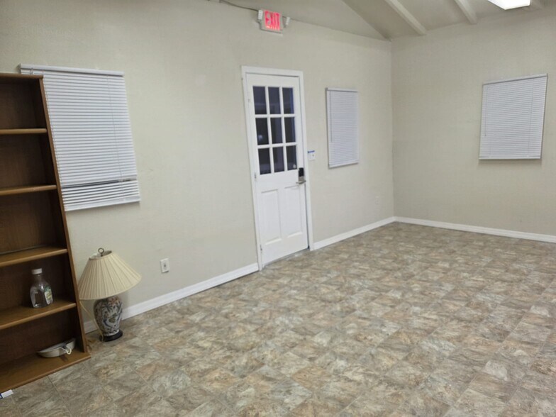 More Photos Of 94 N Hall St, LaBelle Office For Lease