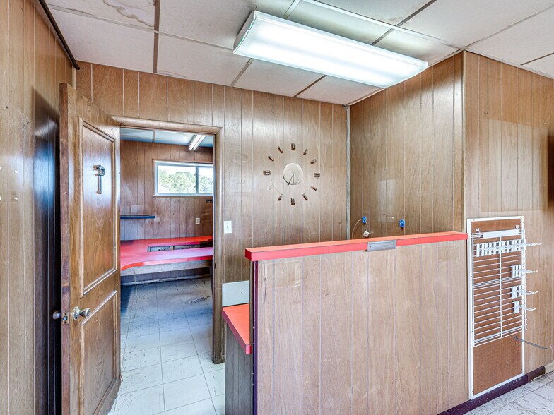 More Photos Of 601 Cimarron Rd, Tuttle Specialty For Sale